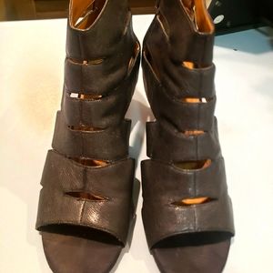 Gently Worn Easy Spirit Ankle Peep Toe Booties